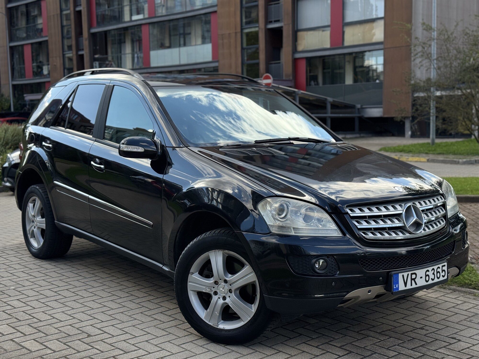 Mercedes ML350 — 2006, 360 000 km, 3.5 Benzīns